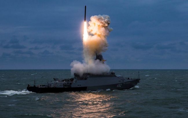 РФ заявила об открытии “гумкоридоров” для судов в Черном море. Украина предупреждает об опасности