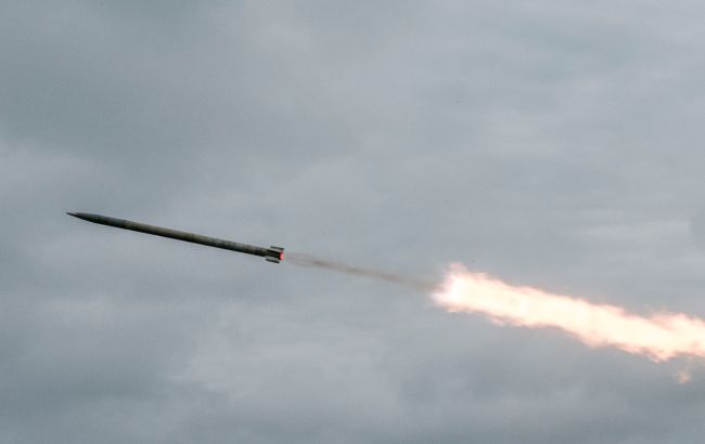 Россия выпустила по Николаеву 10 ракет за полчаса Россия выпустила по Николаеву 10 ракет за полчаса