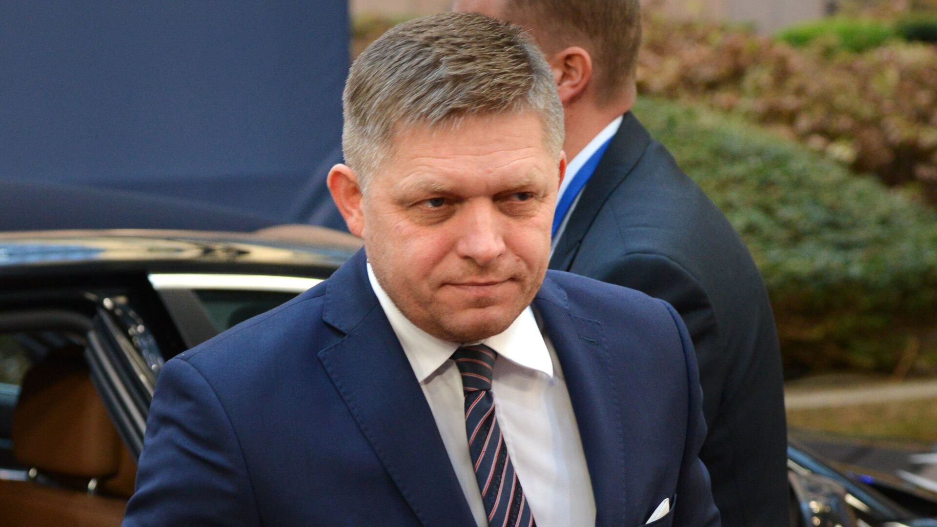 Премьер Словакии Фицо не поддерживает военную помощь Украине: Пусть договариваются о мире