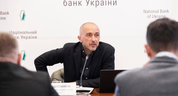 “Гривна не полетела в космос”: Пышный об отмене фиксированного курса