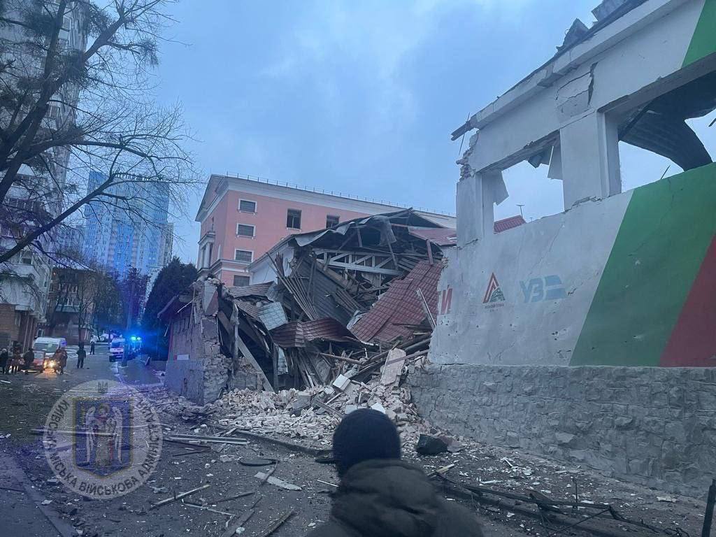 Россия утром атаковала Украину ракетами